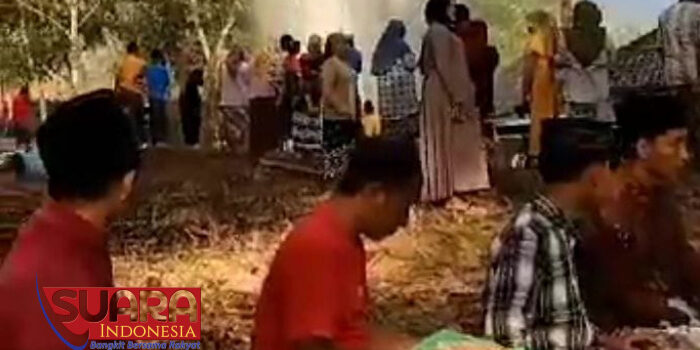 Warga Sekitar Semburan Air di Sampang, Adakan Selamatan dan Doa Bersama