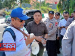 Tuntut Keadilan, Pengacara Mantan Kades Laden Long March ke Kejari Pamekasan