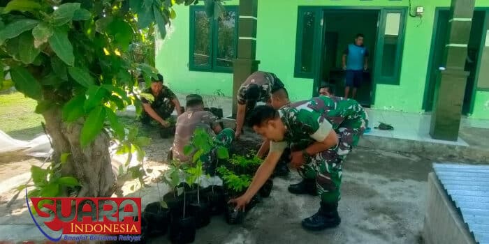 Koramil Jajaran Kodim 0826/Pamekasan Lakukan Penyemaian dan Pembibitan Pohon Keras