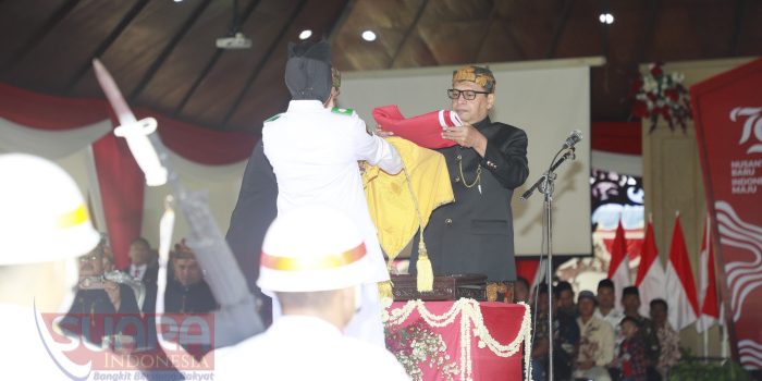 Sukseskan HUT RI ke-79, Pemkab Pamekasan Gelar Upacara Pengibaran Bendera Merah Putih
