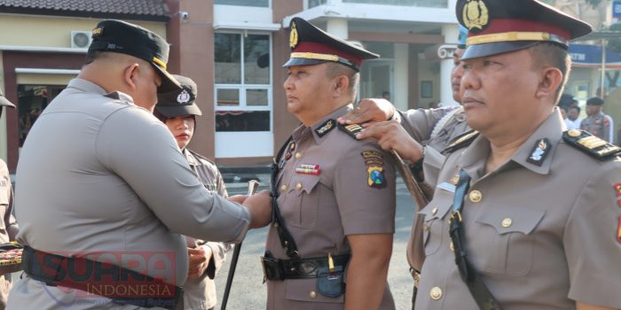 Kapolres Pamekasan Pimpin Sertijab Kasatlantas dan Kapolsek Jajaran Polres Pamekasan