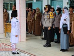 Police Go To School, Wakapolresta Deli Serdang Jadi Irup Bendera di SMAN 1 Lubuk Pakam