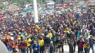 Pasangan WS-HADIR Hadiri Deklarasi di Tribun Kondo Sapata