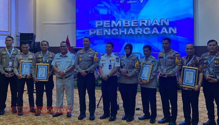 Disperkimhub Sumenep Raih Penghargaan Perencanaan Terbaik dalam Penilaian KTL 2024 dari Polda Jatim 1 IMG 20241115 220015