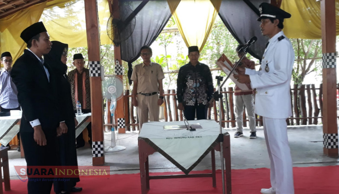 Kades Pekalongan Lantik 2 Perangkat Desa yang Baru