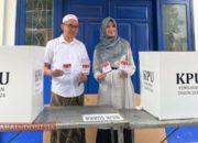 Cabup Kyai Mamak dan Isteri Nyai Hj dr Ita, Gunakan Hak Pilih di TPS 01 Prajjan Laok Camplong