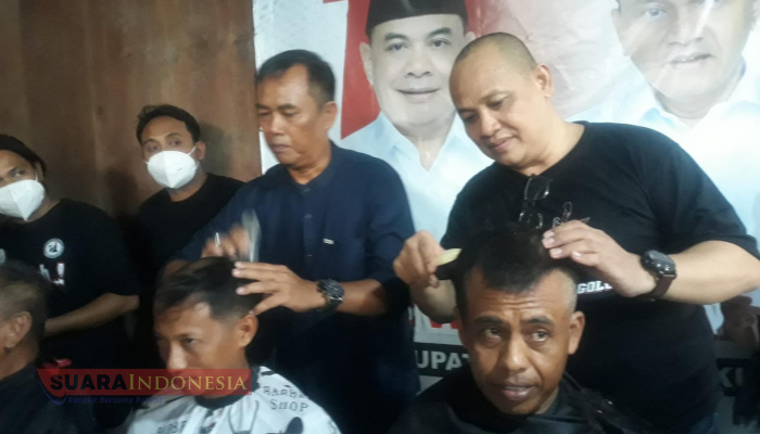 Sudewo-Chandra Menang Pilkada Pati, Anggota Laskar Pragolo Cukur Gundul Penuhi Nadzar