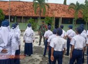 Babinsa Koramil 0826-08 Palengaan Latih PBB Siswa SMPN 2 Palengaan untuk Tumbuhkan Disiplin