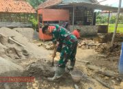 Babinsa Serda Hendra Maskuriyanto Bantu Warga Bangun Septic Tank