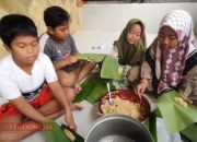 Kegiatan P5 SDN Gunung Sekar 1 Siswa Belajar Membuat Kue Tradisional