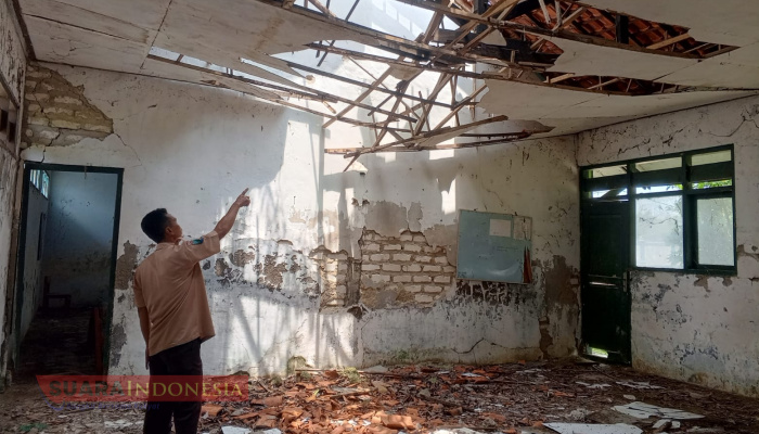 9 Tahun Tiga Ruang Kelas SDN Majangan 1 Kecamatan Jrengik Rusak Berat 6 9 Tahun Tiga Ruang Kelas SDN Majangan 1 Kecamatan Jrengik Rusak Berat