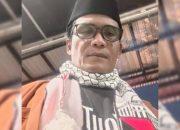 Jurnalis Senior dan Warga Bersama-sama Garap Pelebaran Jalan Asta Beringin Karay