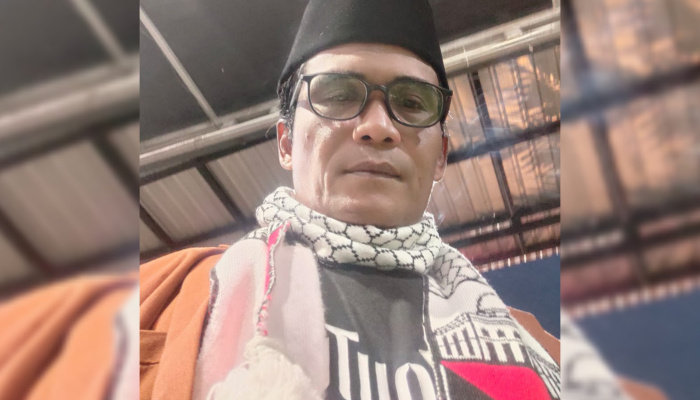 Jurnalis Senior dan Warga Bersama-sama Garap Pelebaran Jalan Asta Beringin Karay