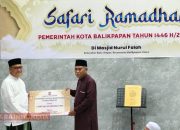 Pemkot Balikpapan Gelar Safari Ramadhan di Masjid Nurul Falah Batu Ampar, Serahkan Bantuan Senilai Rp 50 Juta Rupiah