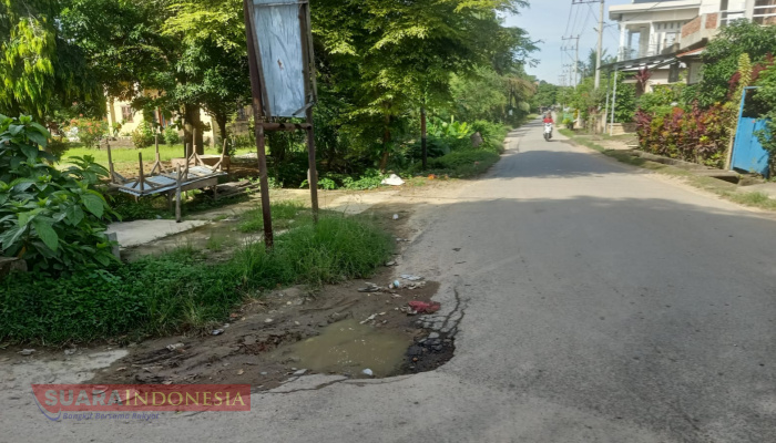 Ancam Keselamatan, Warga Minta PDAM Tirta Pase Tutup Lubang Jalan Bekas Galian Pipa di Desa Sama Kurok 1 IMG 20250508 165619