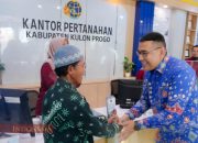 Kunjungi Kantah Kabupaten Kulon Progo, Wamen Ossy Sosialisasikan Langsung Keunggulan Sertipikat Elektronik ke Masyarakat