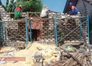 Serda Ach Syarkawi Gotong Royong Bantu Pembangunan Rumah Warga di Desa Prekbun