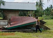 Diterjang Angin Puting Beliung, Lima Rumah Dan Satu Balai Pengajian Ambruk