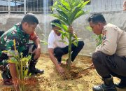 Budayakan Obat Tradisional, Babinsa Desa Tentenan Timur Tanam Tanaman TOGA Bersama Masyarakat