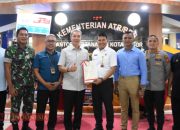 Kantor Pertanahan Kota Bogor Serahkan 7 Sertipikat Aset Pemkot Bogor, Dedie Rachim Beri Apresiasi