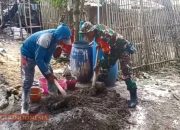 TNI Hadir di Tengah Rakyat, Serma Yanto Gotong Royong Bantu Pembangunan Rumah Warga