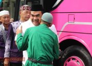 Bupati Blora Sambut Kedatangan 221 Jemaah Haji Kloter 57 dengan Penuh Haru