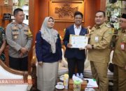 Bupati Blora Serahkan Ijazah kepada 18 Lulusan PEM Akamigas Cepu