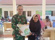 Babinsa Desa Bindang Dampingi Penyaluran Bantuan Pangan dari Bulog kepada 495 KPM