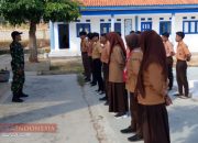 Persiapan HUT ke-80 RI, Pelda Slamet Latih Siswa SMK Maritim Pasean PBB dan Kedisiplinan