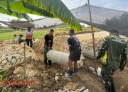 Satgas TMMD ke-125 Kodim Pamekasan Pasang Gorong-Gorong untuk Dukung Kelancaran Saluran Air