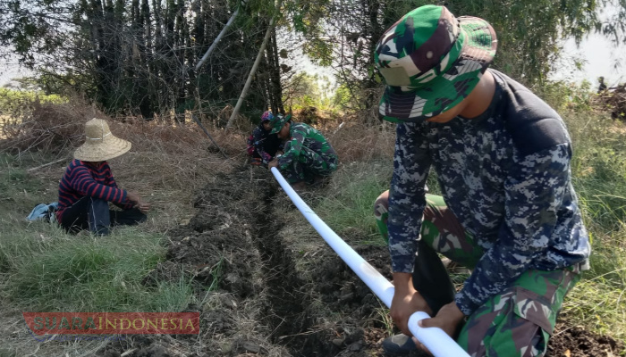 Satgas TMMD ke-125 Laksanakan Penggalian untuk Pemasangan Pipanisasi di Desa Kramat