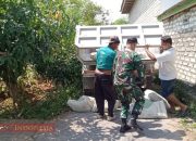 Dukung Kesehatan Lingkungan, Babinsa Lesong Dajah Salurkan Material untuk Program Jambanisasi