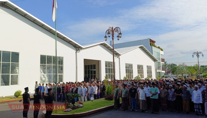 Bawang Mas Group Gelar Upacara HUT RI ke-80 dan Mulai Pembelian Tembakau di Pamekasan