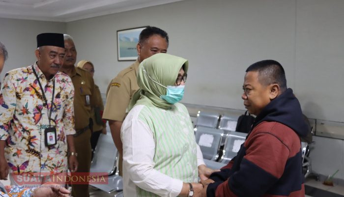 Wabup Blora dan Sekda Jenguk Balita Korban Kebakaran Sumur Minyak di Gandu