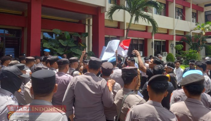 Tolak Survei Seismik Migas di Perairan Kangean, GMK Gelar Aksi Demo di Depan Kantor Pemkab Sumenep