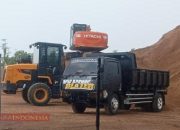 Warga Keluhkan Penimbunan Pasir di Pamekasan, Dinilai Cemari Lingkungan dan Bahayakan Pengguna Jalan