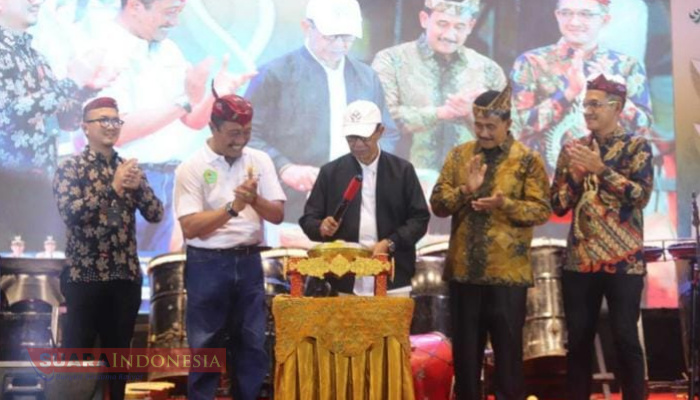 Dibuka Bupati Kholilurrahman, Festival Musik Daul Meriahkan Hari Jadi ke-495 Kabupaten Pamekasan 1 IMG 20251031 104133