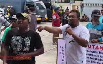 Dipicu Perdes Larangan Haul Mbah Panggeng, Warga Asempapan Geruduk Balai Desa, Tuntut 4 Hal Ini 4 IMG 20251106 212341