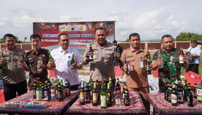Amankan Malam Tahun Baru, Polres Blora Musnahkan 1.628 Botol Miras dan Paparkan Capaian Kriminalitas 2025