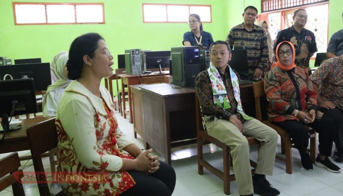 Dukung Digitalisasi Pembelajaran, Wamendikdasmen Pastikan Bantuan IFP Merata untuk Sekolah Negeri dan Swasta di Blora