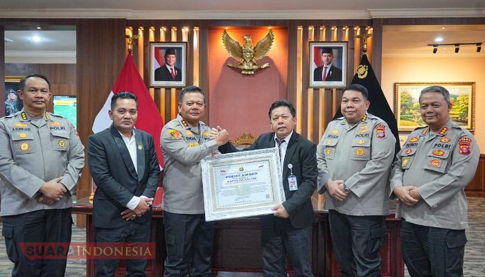 Kapolda Kaltim Raih Penghargaan Presisi Award dari Lemkapi