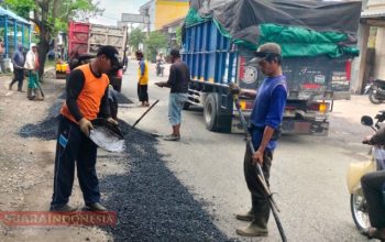 Merespon Keluhan Warga, DPUTR Pati Lakukan Penambalan Ruas Jalan Rusak 3 IMG 20260216 212952