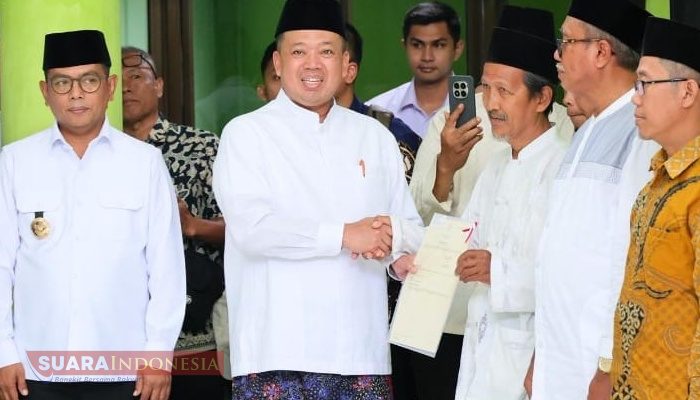 ‎Serahkan 13 Sertipikat di Banten, Menteri ATR/Kepala BPN Ajak Organisasi Keagamaan “Keroyok” Percepatan Sertipikasi Tanah Wakaf