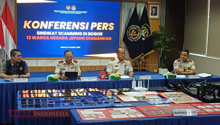 Imigrasi Bogor Gerebek Dugaan Markas Online Scamming di Sentul, 13 WN Jepang Diamankan