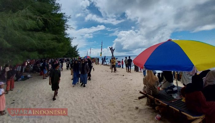 Warung UMKM di Pantai Salam Saebus Mulai Bermunculan, Dukung Kebangkitan Ekonomi Warga