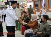 Hari Pertama Kerja Usai Lebaran, Bupati Arief Rohman Sidak Pastikan Pelayanan Publik Kembali Aktif