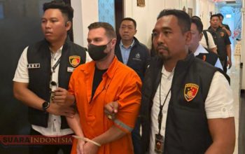 Akhir Pelarian Buronan Interpol, Bos Sindikat Narkoba Asal Inggris Steven Lyons Diringkus di Bali 3 IMG 20260401 181244