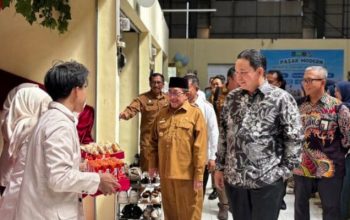 Kegiatan Mahasiswa UNIBA di Pasar Anom Dinilai Dorong Geliat Ekonomi dan Inovasi Perdagangan 3 IMG 20260413 152811