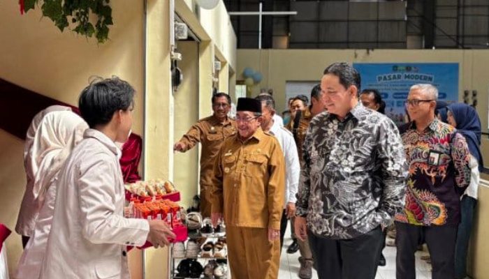 Kegiatan Mahasiswa UNIBA di Pasar Anom Dinilai Dorong Geliat Ekonomi dan Inovasi Perdagangan