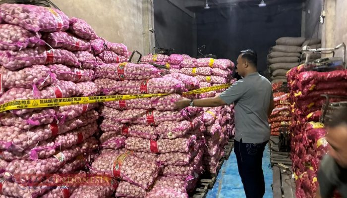 Bareskrim Polri Sita 23 Ton Bawang dan Cabai Impor Ilegal di Pontianak